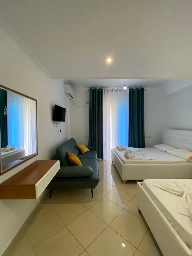 Hotel Kristal Borsh 0*,