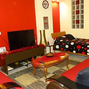 central-apartments-shoshi.hotels-in-tirana.com/